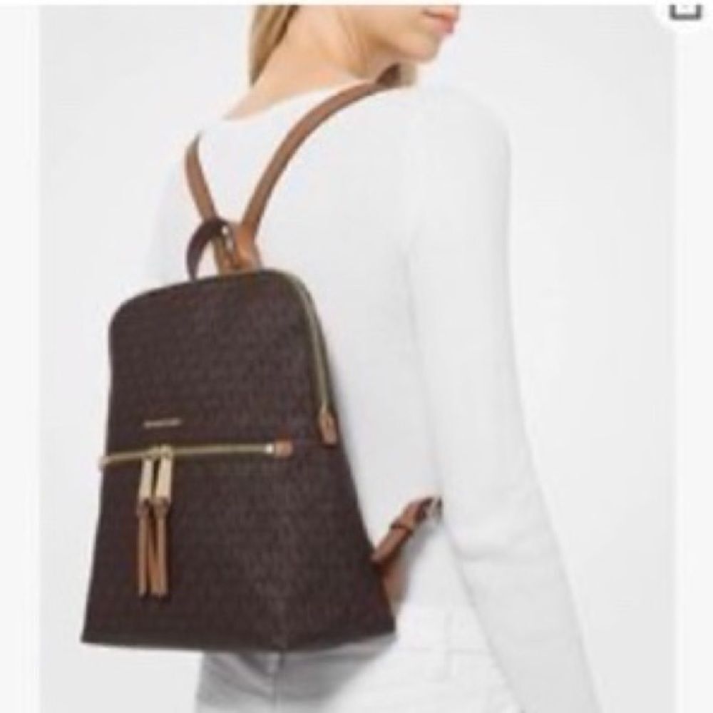 MICHAEL KORS Rhea Medium Backpack/Purse, Signature print